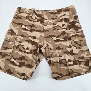 True Nation Stretch Desert Storm Camo Cargo Men's Sz.44 Shorts. MSRP 58.00 #1112